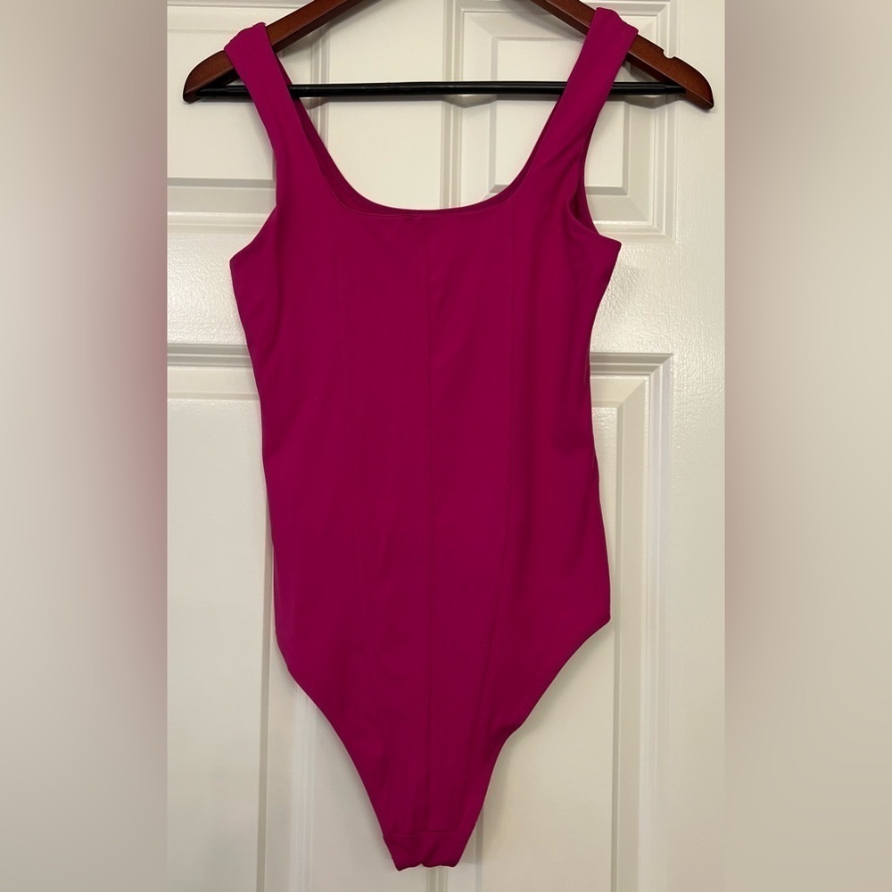 NWT House of Harlow 1960 All-Day Contour Bodysuit Magenta Pink Size Small